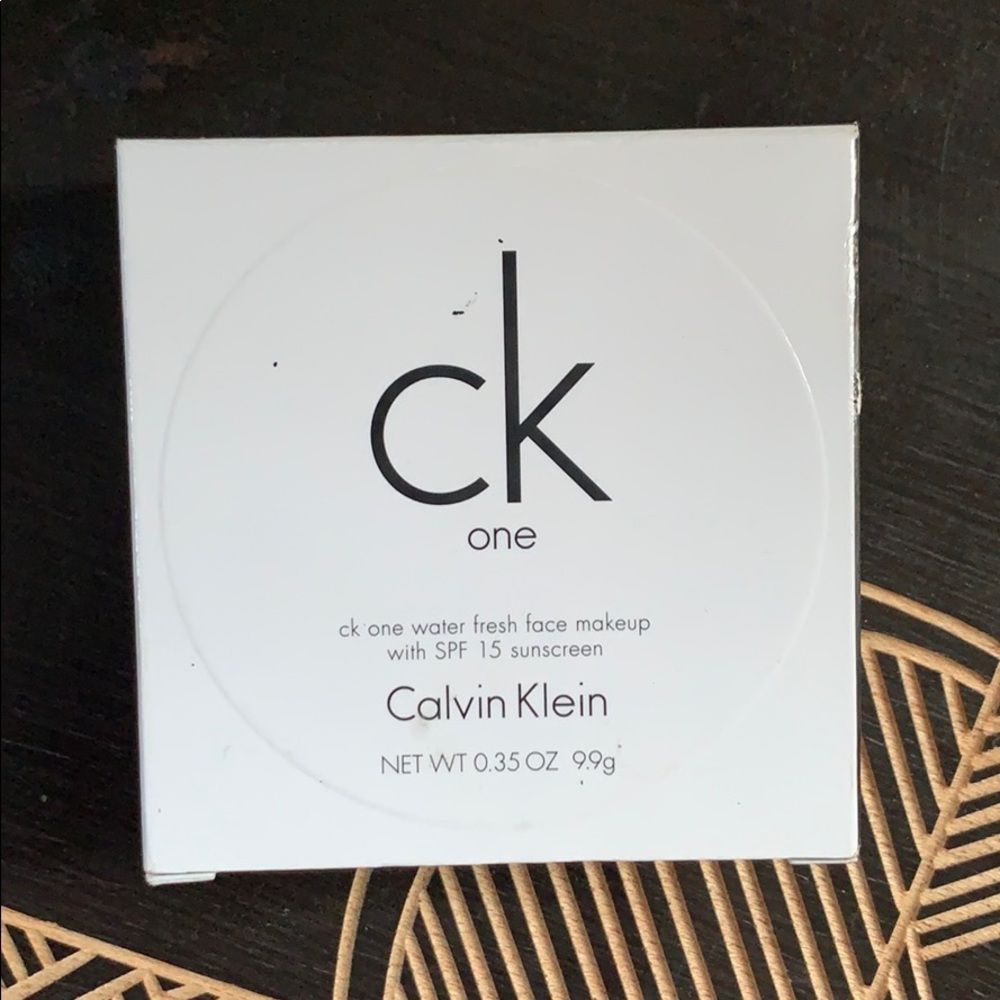 CK one water fresh face makeup Shade 700 Caramel